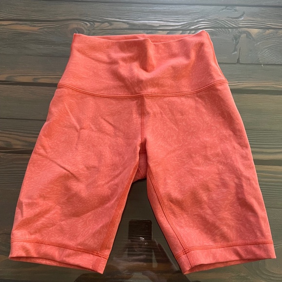 Lululemon wunder train high rise shorts 8"